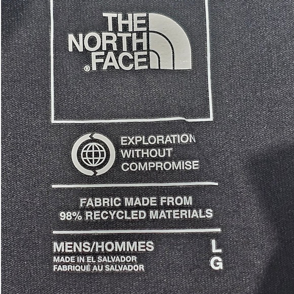 NWT The North Face graphic tee - Picture 5 of 6